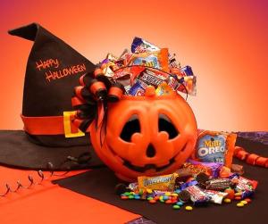 halloween-candy in a pumpkin